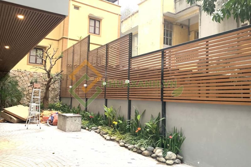 Hàng rào gỗ nhựa ngoài trời